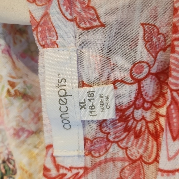 Concepts Ombre Crystal Embellished Flowy Top - Picture 6 of 6